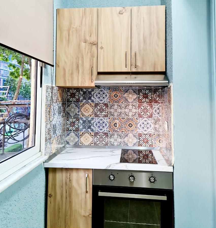 2V1 - 21 Dhjetori Am Apartment ติรานา ภายนอก รูปภาพ