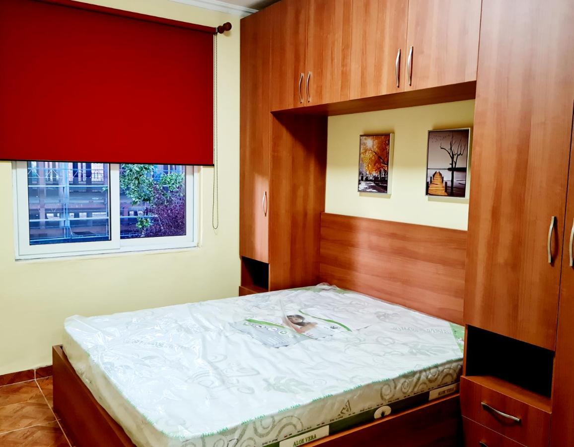 2V1 - 21 Dhjetori Am Apartment ติรานา ภายนอก รูปภาพ