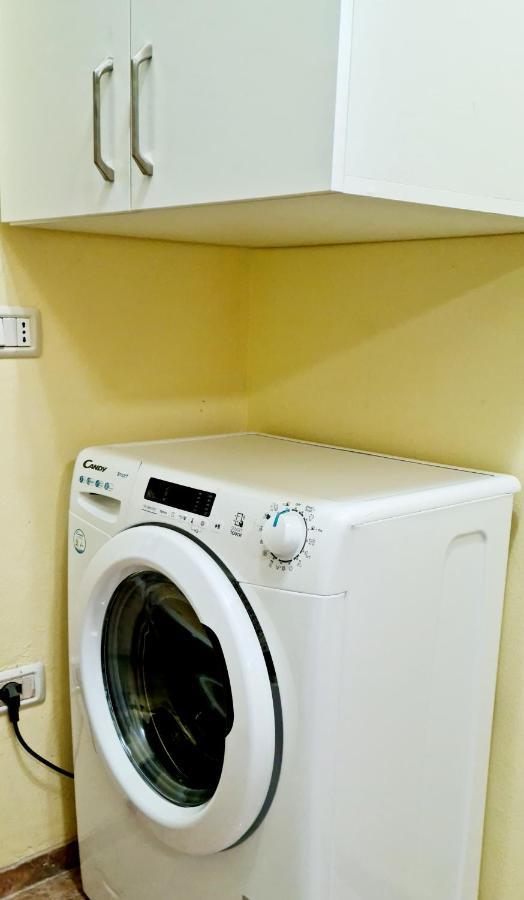 2V1 - 21 Dhjetori Am Apartment ติรานา ภายนอก รูปภาพ